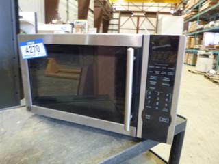 General Electric Microwave, Model JES1138SNC01, 1000W (F-1)