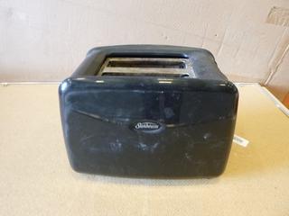 Sunbeam Toaster w/ Retractable Cord, Model # TSSBTRWA21-033 (F-1)