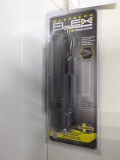 Mossberg Flex Standard Forend Black Synthetic, Fits Flex Shotguns Only (NM)