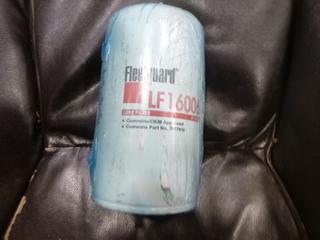 (24) Fleetguard Lube Filter, Part 3977910 (W1-4-3)