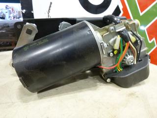 (1) Cat Wiper Motor, Model 1364620 (E2-2-2)