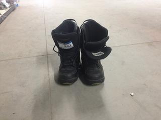 Firefly Snowboard Boots, Size 9.5 US.