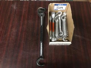 Quantity of Valve Handles.