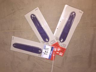(3) Fuse Pullers.