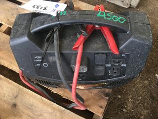 Motomaster Eliminator Powerbox.