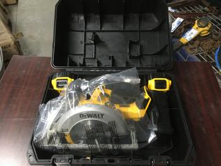 DeWalt 20 Volt Circular Saw/Charger/2 Battery's.