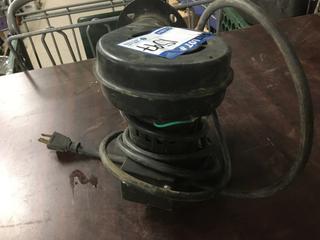  Englander Small Room Air Blower, P/N 70214784.