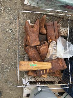 Quantity of Excavator Bucket Teeth.