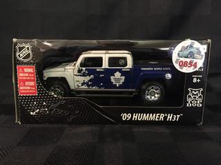 Maisto Toronto Maple Leafs 2009 Hummer H3T Die Cast Model, 1:26 Scale.