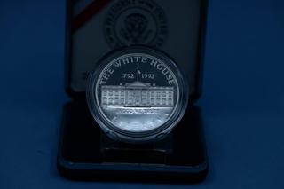1792 - 1992 USA The White House One Dollar Silver Coin In Special Presentation Box.