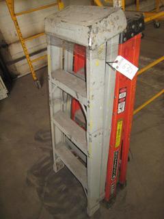 (2) 4' Ladders. (1) Fiberglass Louisville, (1) Aluminum Sturdy.