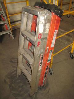 (2) 4' Ladders. (1) Fiberglass Louisville, (1) Aluminum Sturdy.