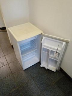 Beaumark Mini Fridge w/Freezer. 33" x 22" x 24".