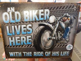 Tin Sign "An Old Biker Lives Here"