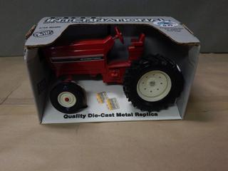 International 1/16 scale Tractor