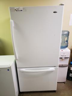 Maytag ABB2222FEW 32in X 31in X 68in Fridge/Freezer. SN 10776631LL
