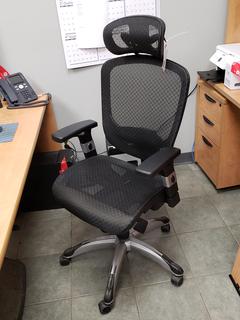 Task Chair
