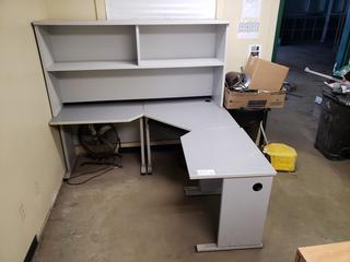 (2) 30in X 24in X 29 1/2in And (1) 35in X 35in X 29 1/2in Office Deck C/w 71in X 16in X 35 1/2in Hutch
