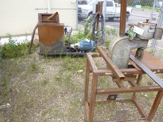 Esterline Whitney 751-000 Portable 50-Ton Hydraulic Press C/w 26 1/2 X 20 1/2 X 30in Steel Tank w/ Weg 15hp 3-Phase Motor And Stand