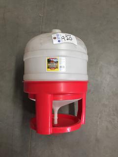 Plastic Dome Waterer, 8 Gallon.