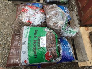 Pallet of Deep Forest Brown & Brown Mulch.