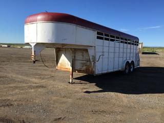 20' 5th Wheel Horse Trailer S/N 401029474. Note:  Out of Province, No Registration Available.