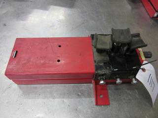 (3) Brackets and Scissor Jack. 