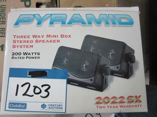 New Pyramid 200 Watt Three Way Box Stereo Speaker System. 