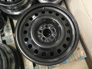 (2) RSSW X48472 Black Steel Wheels, 18x6.5, 5-114.3 Bolt Pattern.