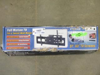 Extreme Full Motion TV Tilt and Swivel Wall Mount, 37"-63" Tv Screens