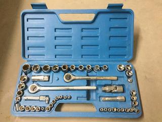 Ratchet & Socket Set.