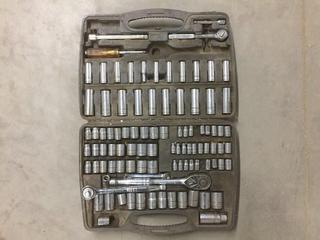 Quick Release Ratchet & Socket Set in Case.