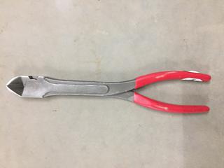 Mac Tools Long Reach Diagonal Cutter/Pliers.