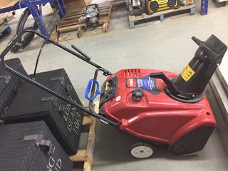 Toro Power Clear 721E 21" 4 Cycle Electric Start Snow Blower.