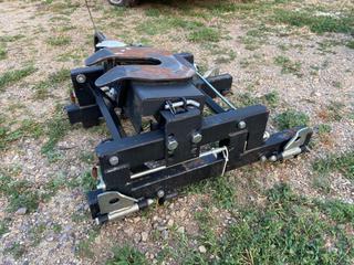 Selling Off-Site - 527 North 200 East, Raymond, AB -  18 K 5th Wheel Hitch.