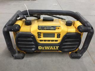 DeWalt DC012 Worksite Radio/Charger.