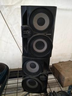 Pair of Sony Bookshelf Speakers.