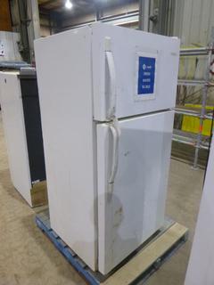 Frigidaire Refrigerator, Model FRT8B5EWC, 30" x 31 1/2" x 66"