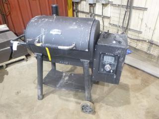 Broil King Smoke Pellet Grill, Model 496051, (Unused) *Note Damaged Lower Shelf, May Of Water Damage*