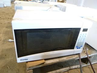 Danby Microwave, Model DMW607W