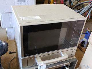 LG Microwave / Toaster Oven Combination, Model LMP1171SS