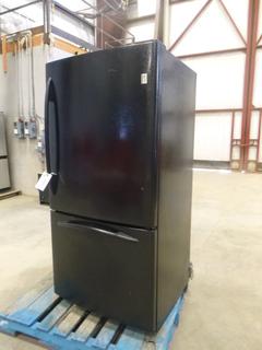 GE Profile Refrigerator, Model PDS 22MBSBBB, 30" x 32" x 68", Bottom Freezer, S/N A1048388  *Refurbished*  C/w 1 Yr  Warranty* *Item includes a warranty purportedly by the Consignor.  Century has not verified this to be true. Buyers must satisfy themselves on this point by contacting My Appliance Shop At 587-335-9473 directly* (EW-5,3)