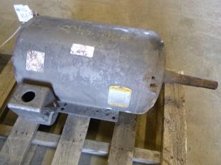 Baldor Industrial Motor, 3525 RPM, 25 HP, 24 Amps, 575 Volts, (WR-3)