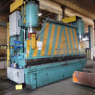 1955 Dominion Engineering 900-Ton Hydraulic Press Brake w/ 3/4in X 14ft M.S.P.L Cap., 12in Stroke, 1 1/2in- 12ft Blade Tilt, Dies And Manual. SN : 330-347-4 *Note: Rebuilt In 1997, Buyer Responsible For Load Out, LOCATED OFF SITE, Item Must Be Removed By September 18th, For More Information Call Eugene Dugan @780-566-1831*