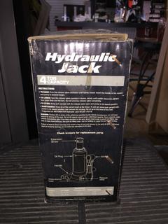 Motomaster 4 Ton Hydraulic Jack.