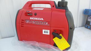 Honda EUI 2000W Generator With Parallel Cables, New.