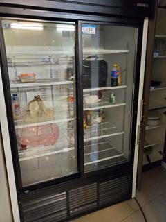 HABCO SE42HC - 48" Double Sliding Glass Door Display Refrigerator - 42 Cu. Ft., S/N 44000905 - Retail ($3,816),Model SE42HC
Type Sliding Door Display Refrigerator, Dimensions (WDH) 47.5"x 31" x 78", Shelves 6, Cubic Feet 42, Ship Weight 418 lb, Cooling Capacity 7/16 HP, 