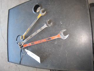 (3) Miscellaneous SAE Combo Wrenches. 7/8 13/16 1.