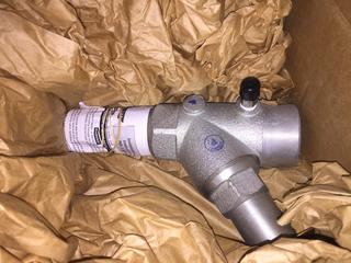 A500N NH3 Liquid "Y" Pattern Tank Valve. 1 1/2" NPTx1 1/2" NPT. Note: This Lot Is Located At 96057 2431 Drive East Foothills, AB.