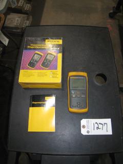 Fluke 51/52 II Thermocouple Thermometer in Box.